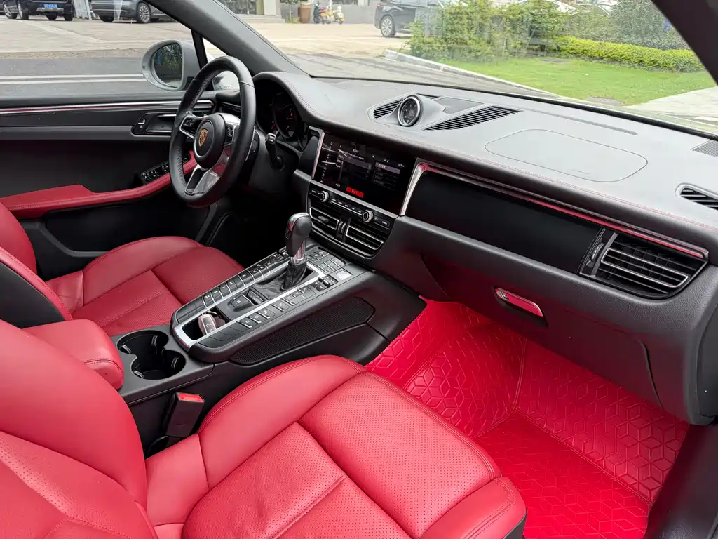 Porsche Macan — миниатюра 10