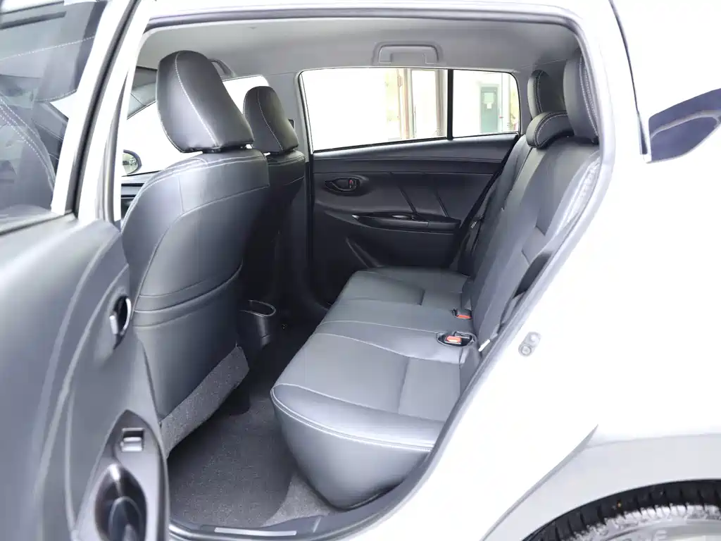 Toyota Yaris L — миниатюра 13