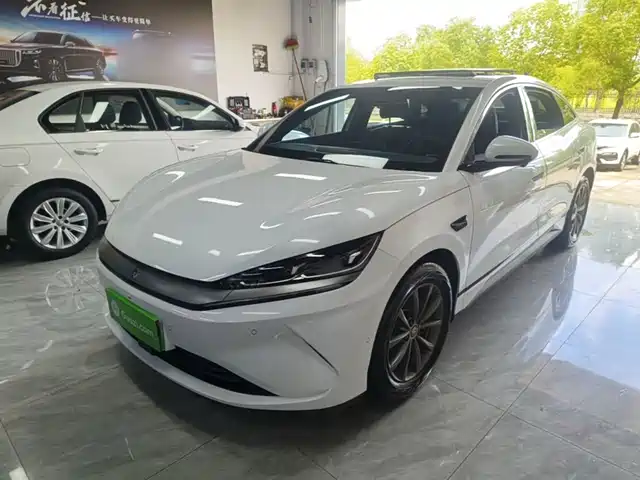 2025 BYD Qin