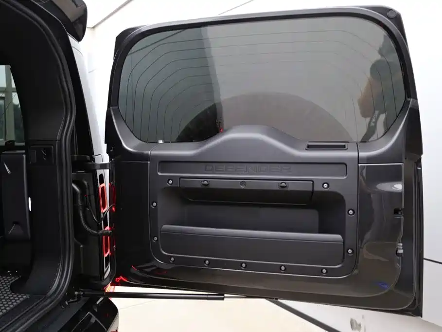 Land Rover Defender — миниатюра 30