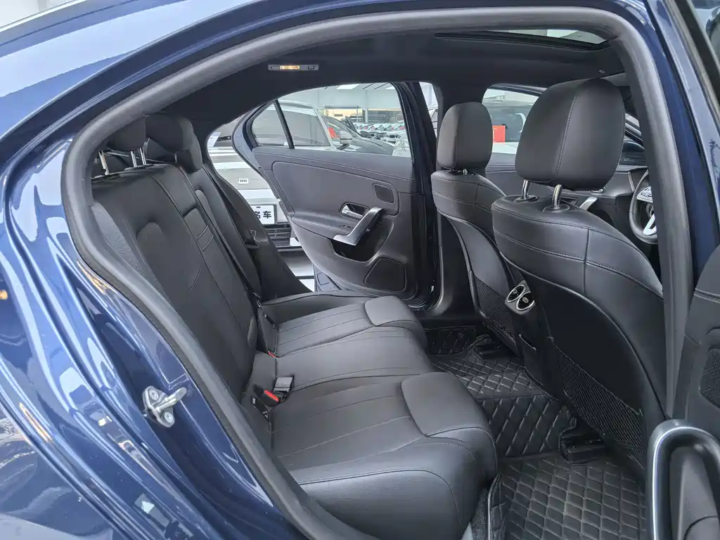 Mercedes-Benz A-Class — миниатюра 11
