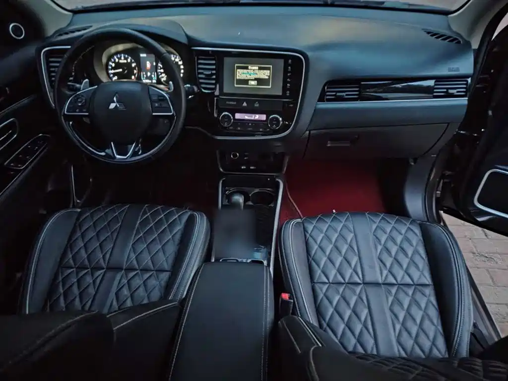 Mitsubishi Outlander — миниатюра 14