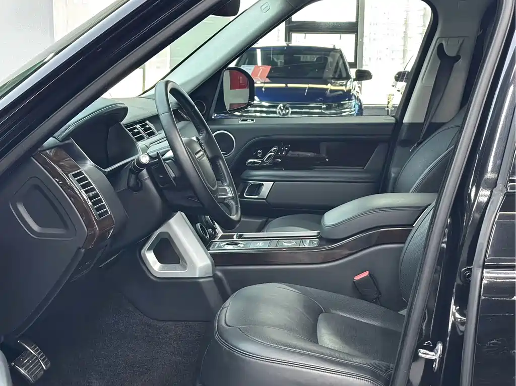 Land Rover Range Rover — миниатюра 4