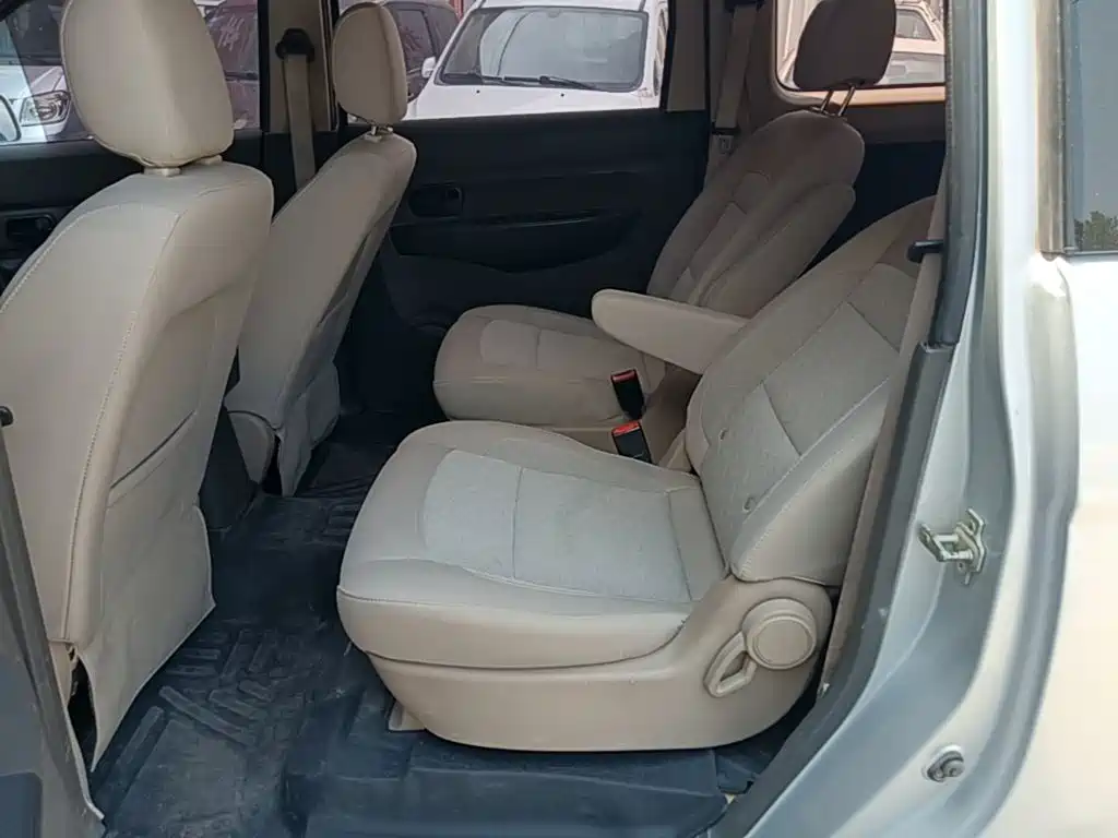 Wuling Hongguang — миниатюра 17