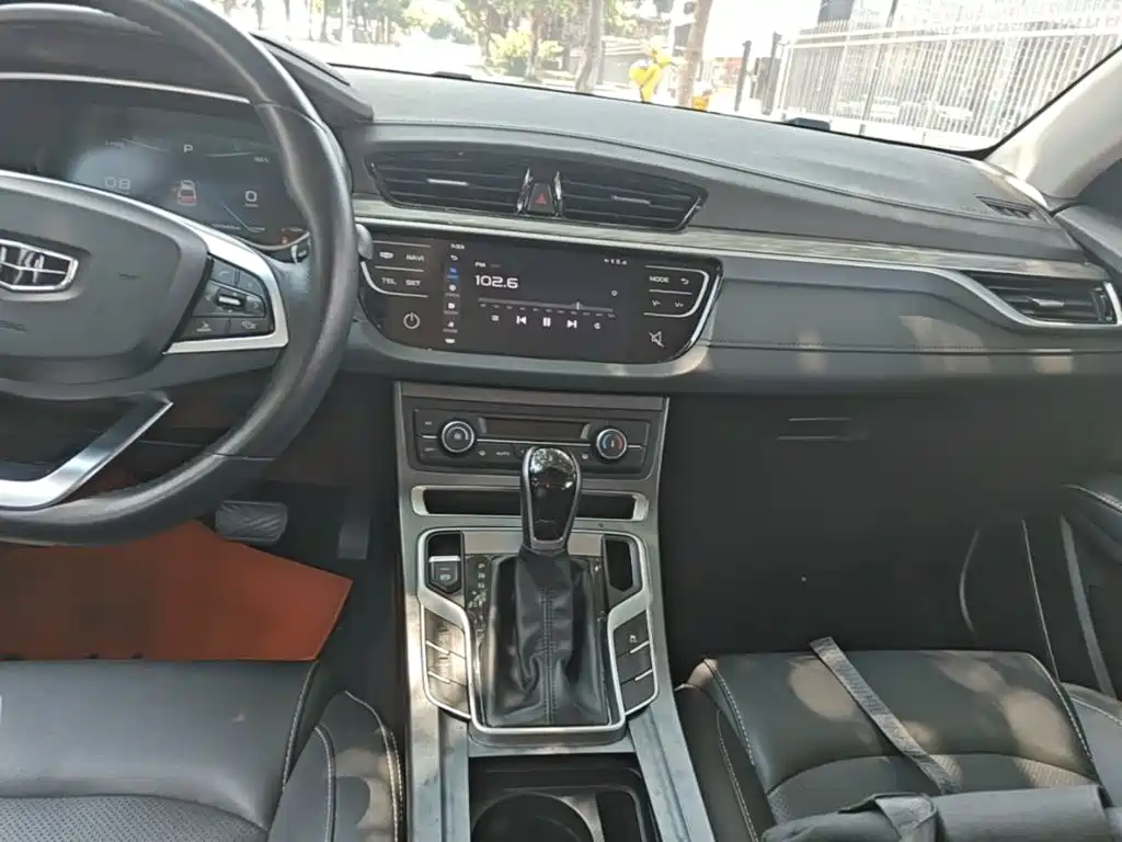Geely Emgrand — миниатюра 10