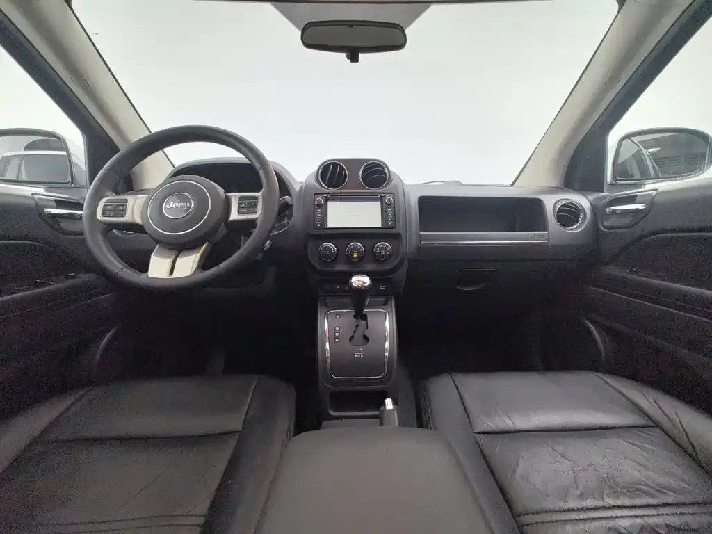 Jeep Compass (Import) — миниатюра 5