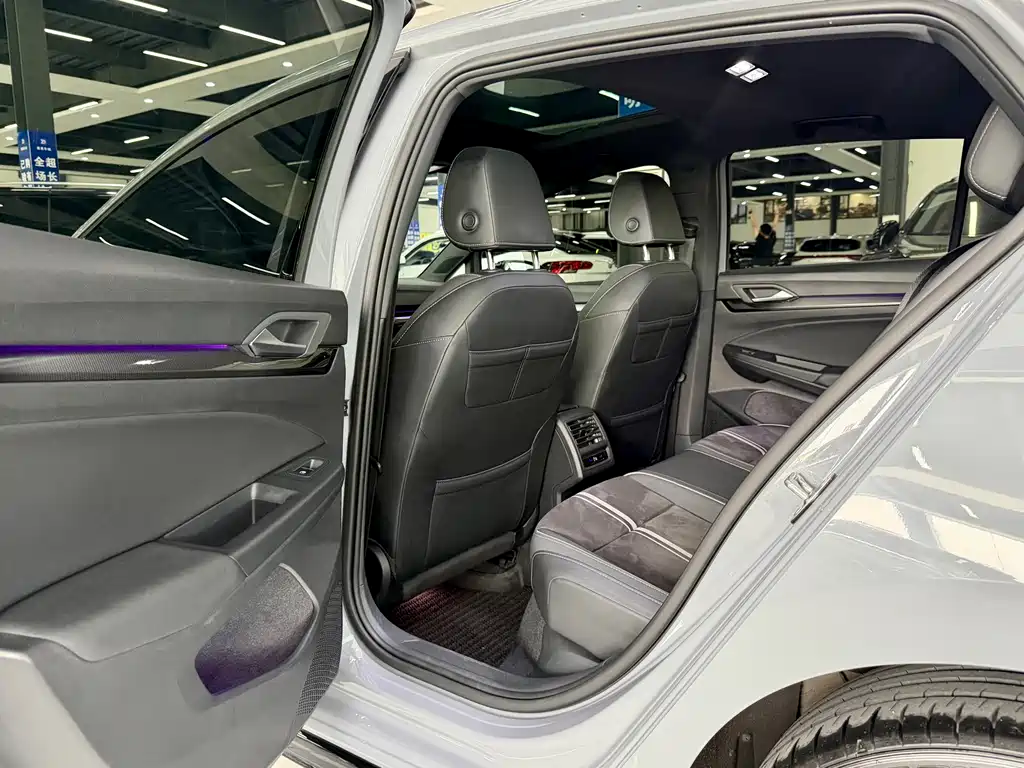 Volkswagen Golf 2023 280TSI DSG R-Line Lite