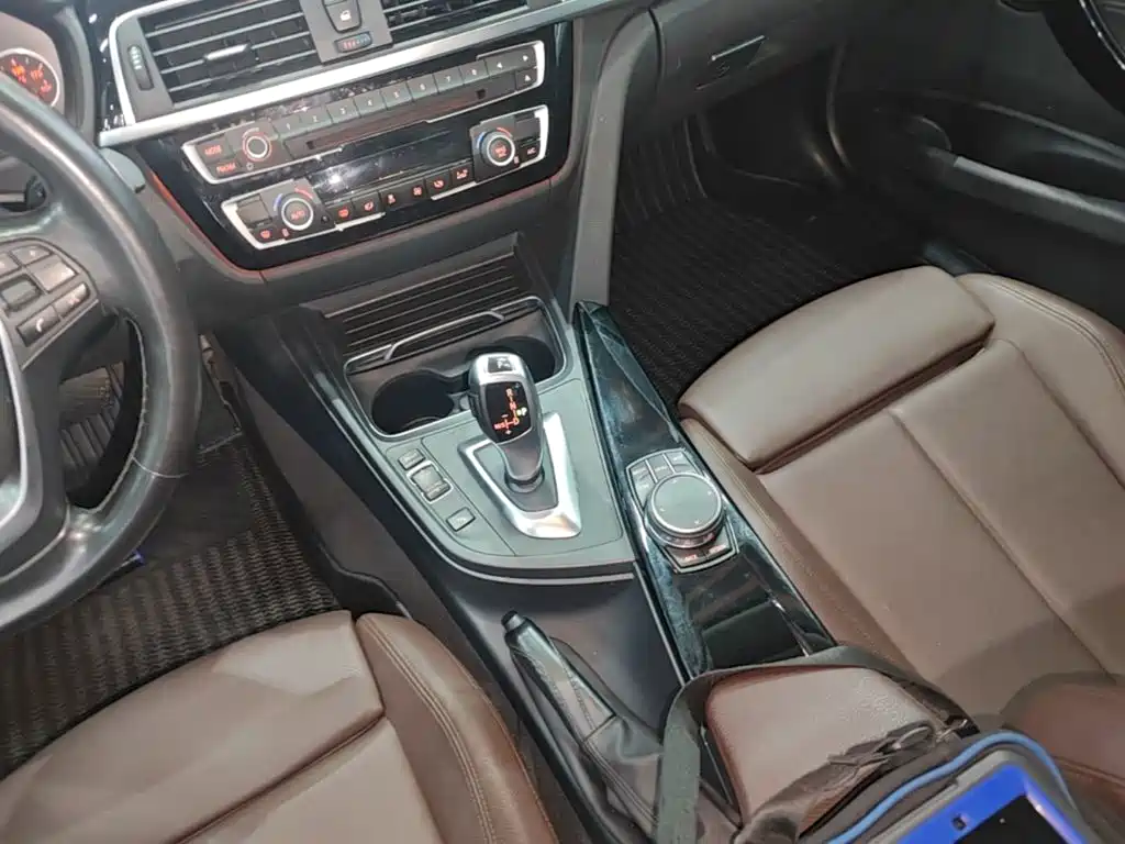 BMW 3 Series — миниатюра 14