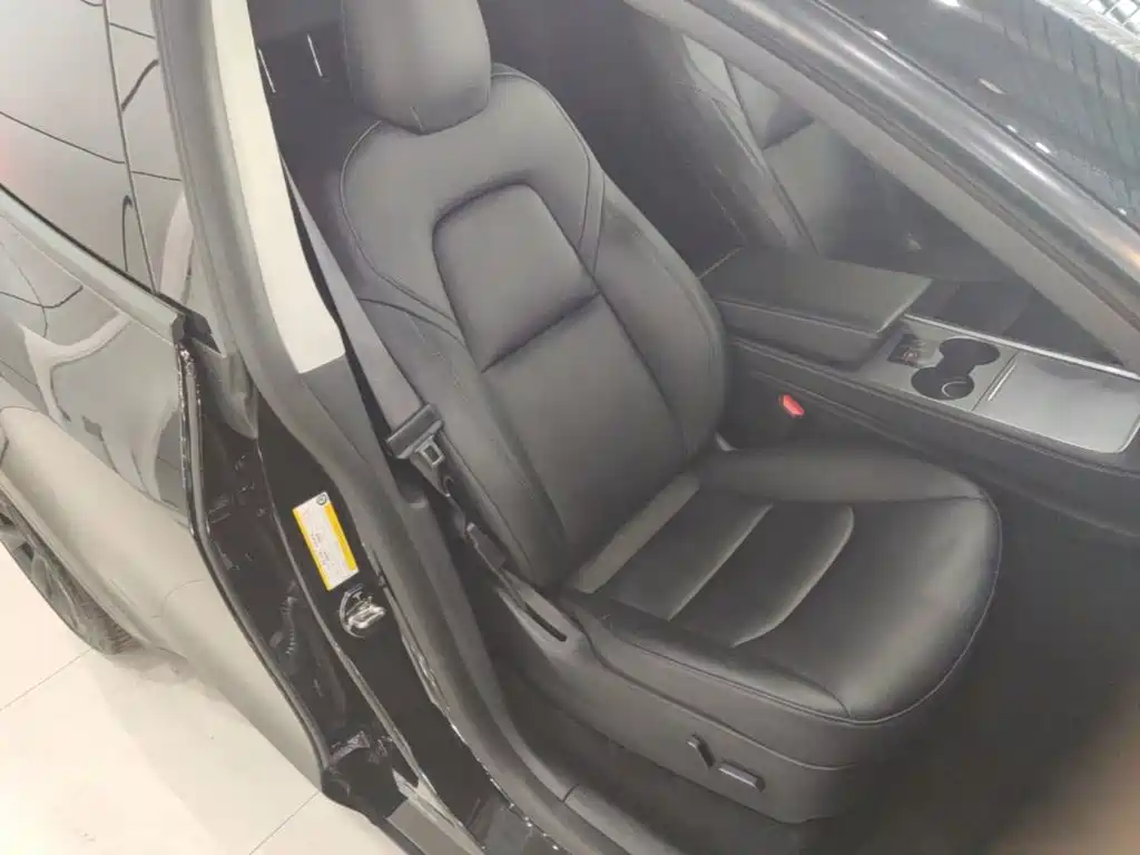 Tesla Model Y — миниатюра 25