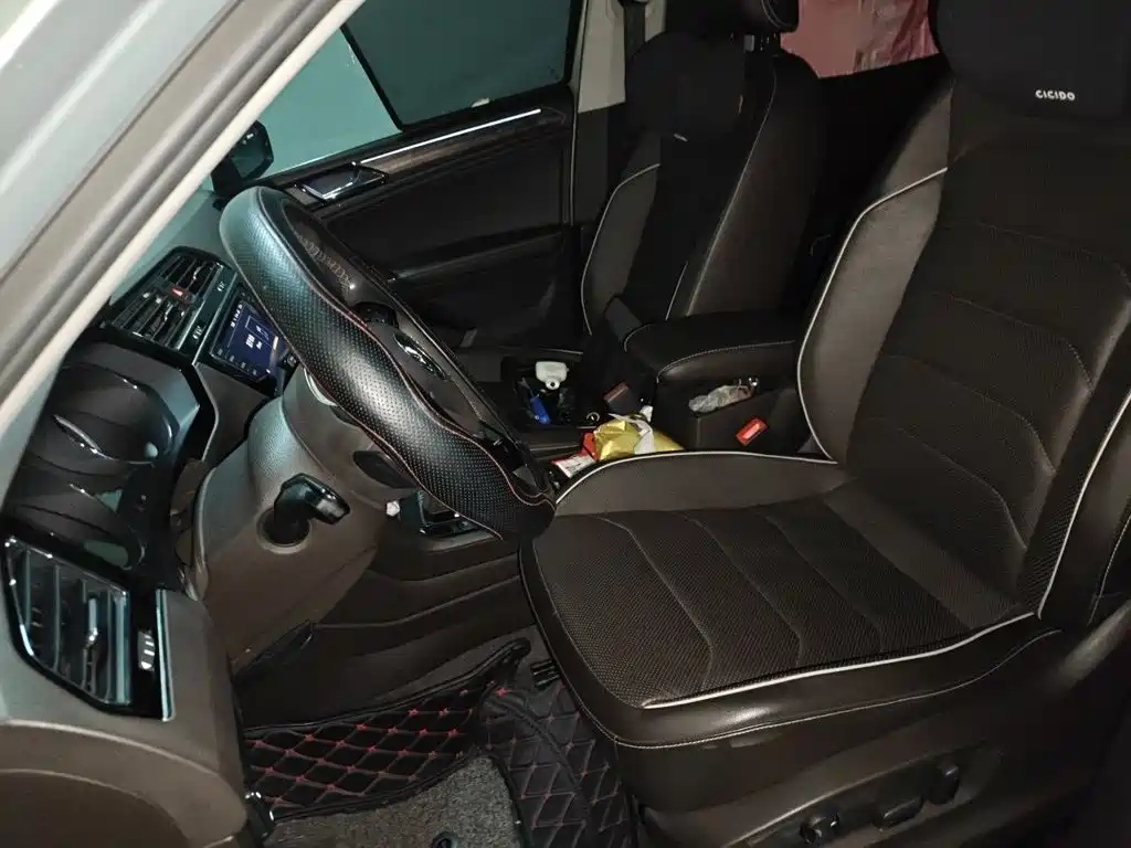 Volkswagen Tiguan L — миниатюра 8
