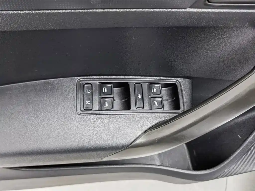Volkswagen Santana — миниатюра 9
