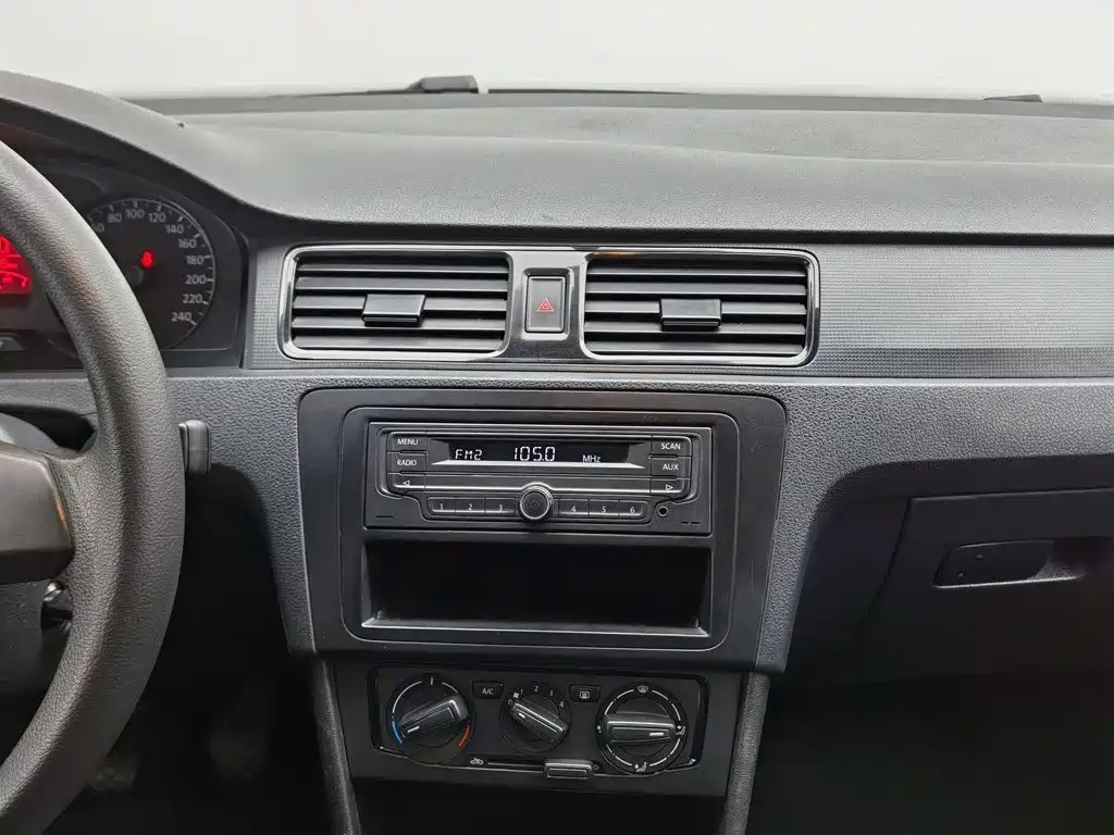 Volkswagen Santana — миниатюра 12
