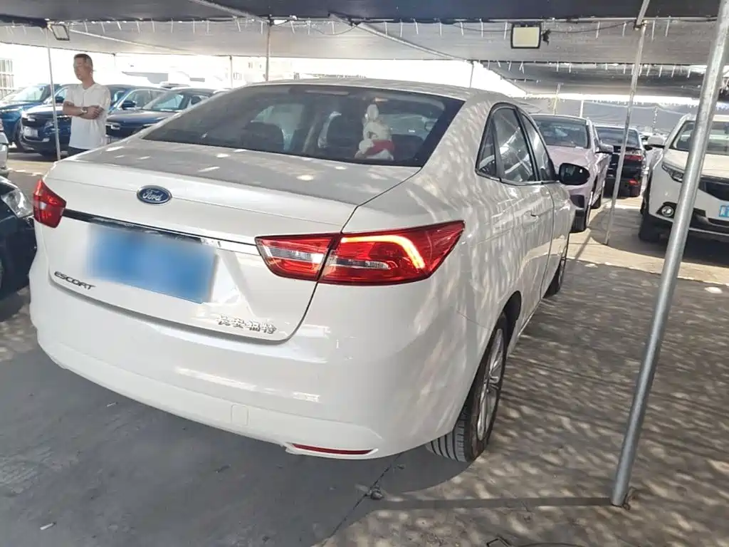 Ford Escort — миниатюра 7