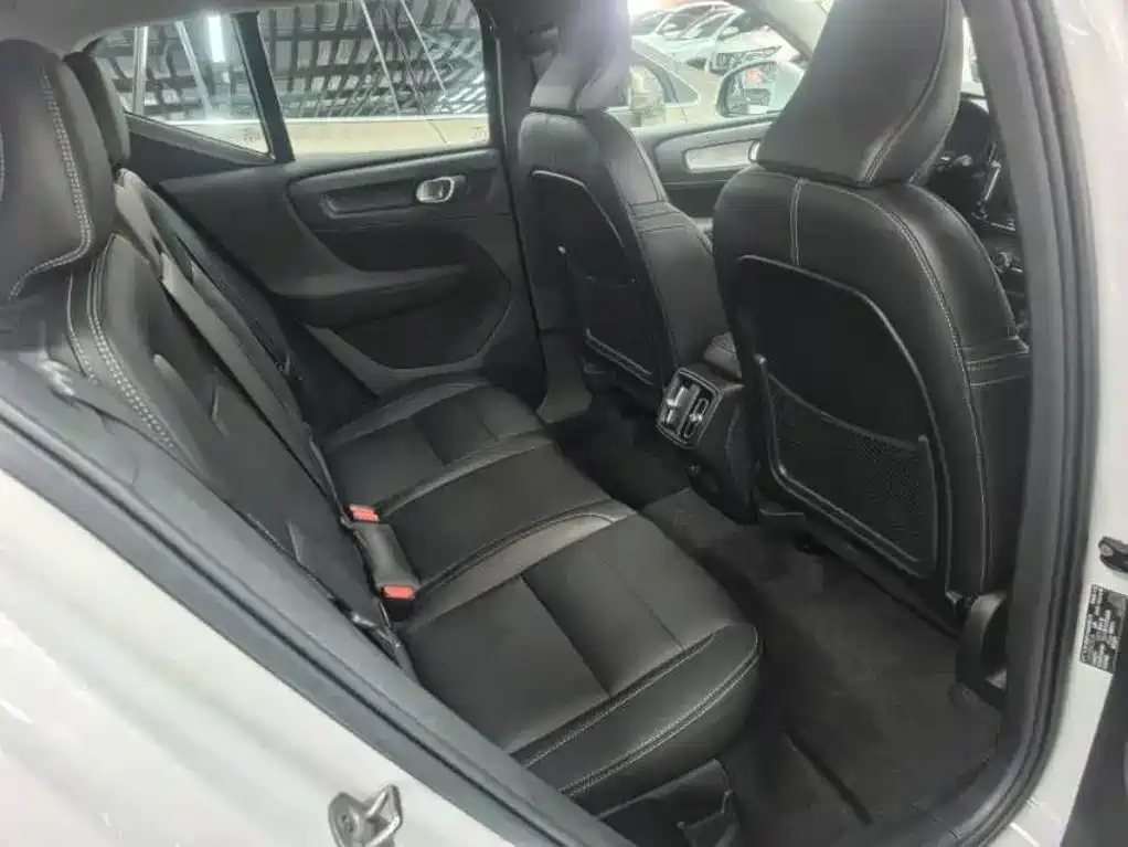 Volvo XC40 — миниатюра 7