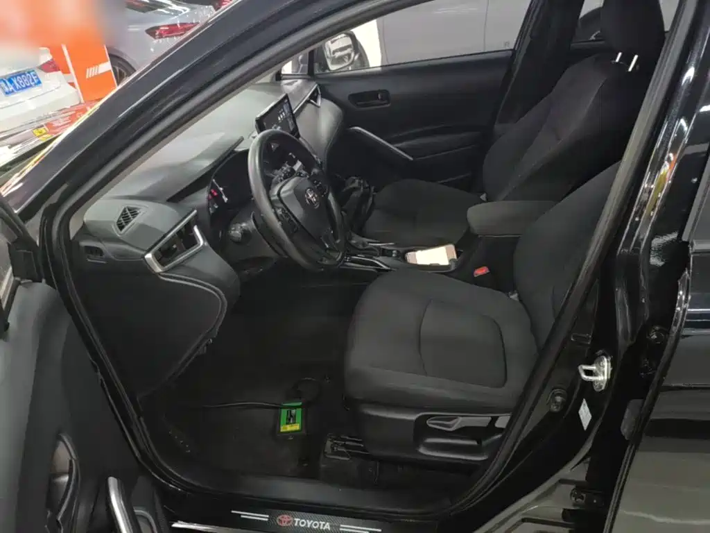 Toyota Corolla Cross — миниатюра 15
