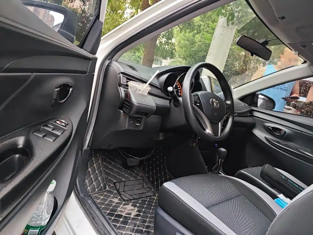 Toyota Yaris L — миниатюра 12