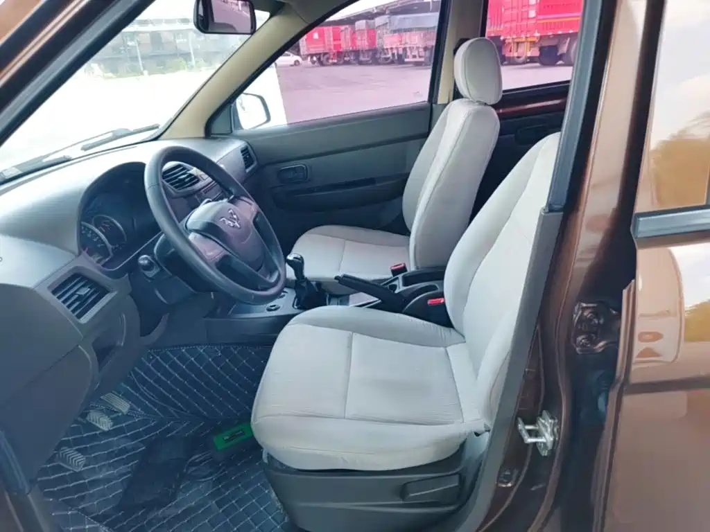 Wuling Hongguang — миниатюра 15