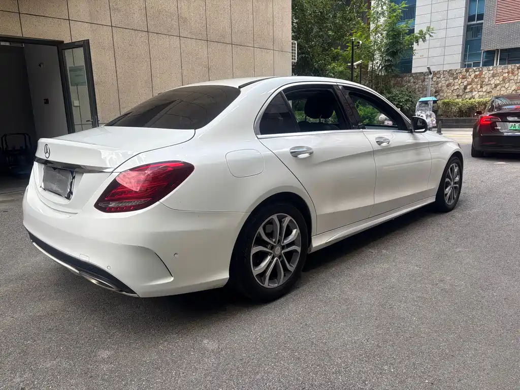 Mercedes-Benz C-Class — миниатюра 18