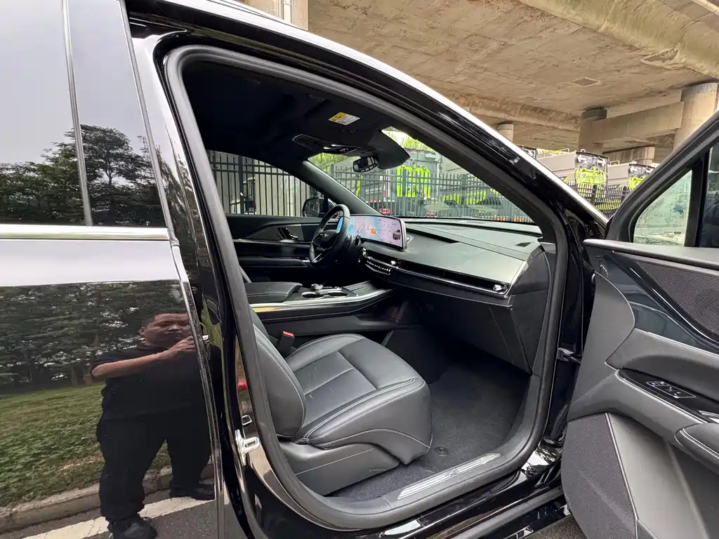 Cadillac XT5 — миниатюра 13