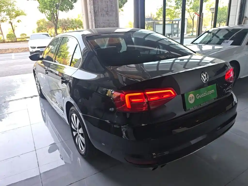 Volkswagen Sagitar — миниатюра 5