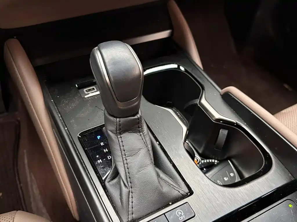 Lexus ES — миниатюра 15