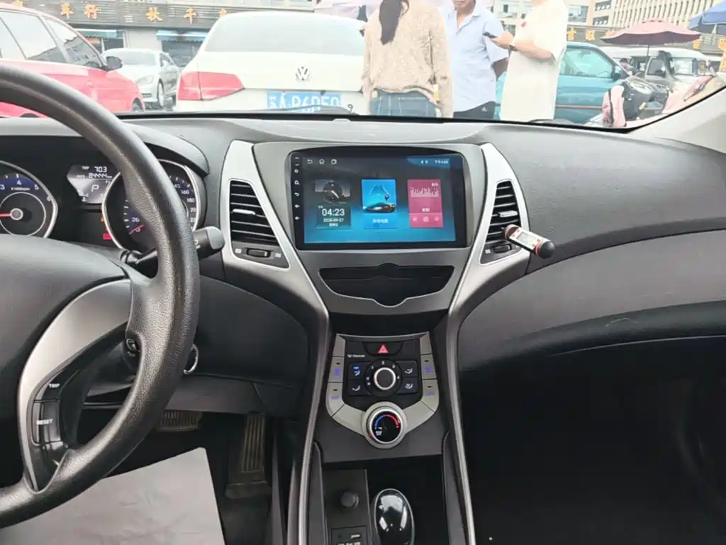 Hyundai Elantra Langdong — миниатюра 13