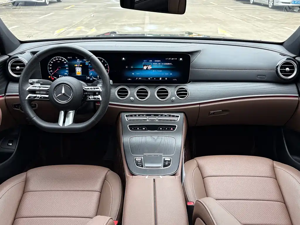 Mercedes-Benz E-Class — миниатюра 9