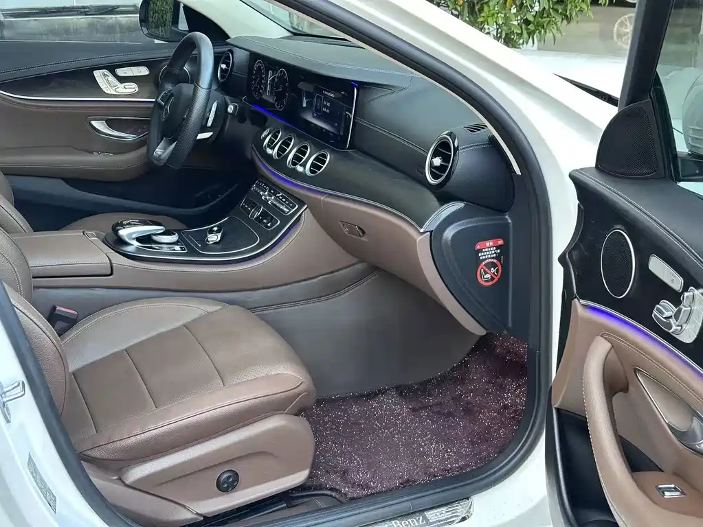Mercedes-Benz E-Class — миниатюра 9