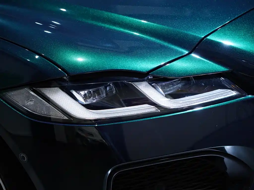 Jaguar XFL — миниатюра 3