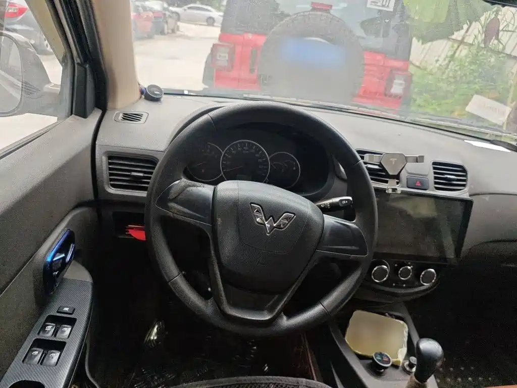 Wuling Hongguang — миниатюра 6