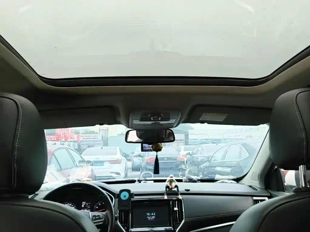 Roewe RX5 — миниатюра 23