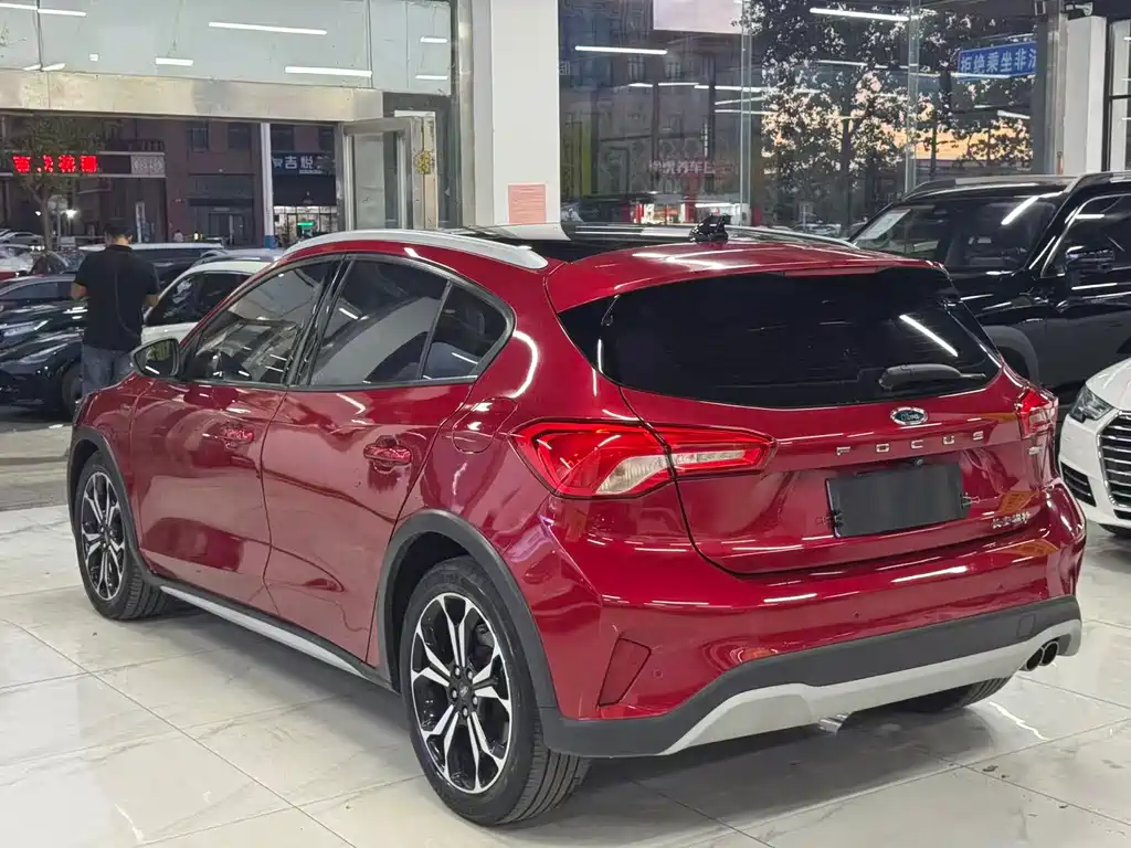 Ford Focus Active — миниатюра 5