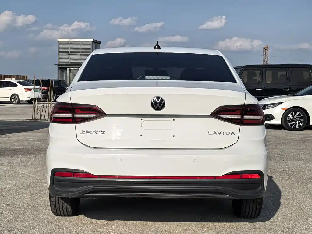 Volkswagen Lavida — миниатюра 4