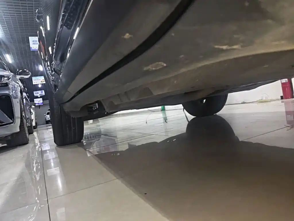 Jeep Grand Commander — миниатюра 21