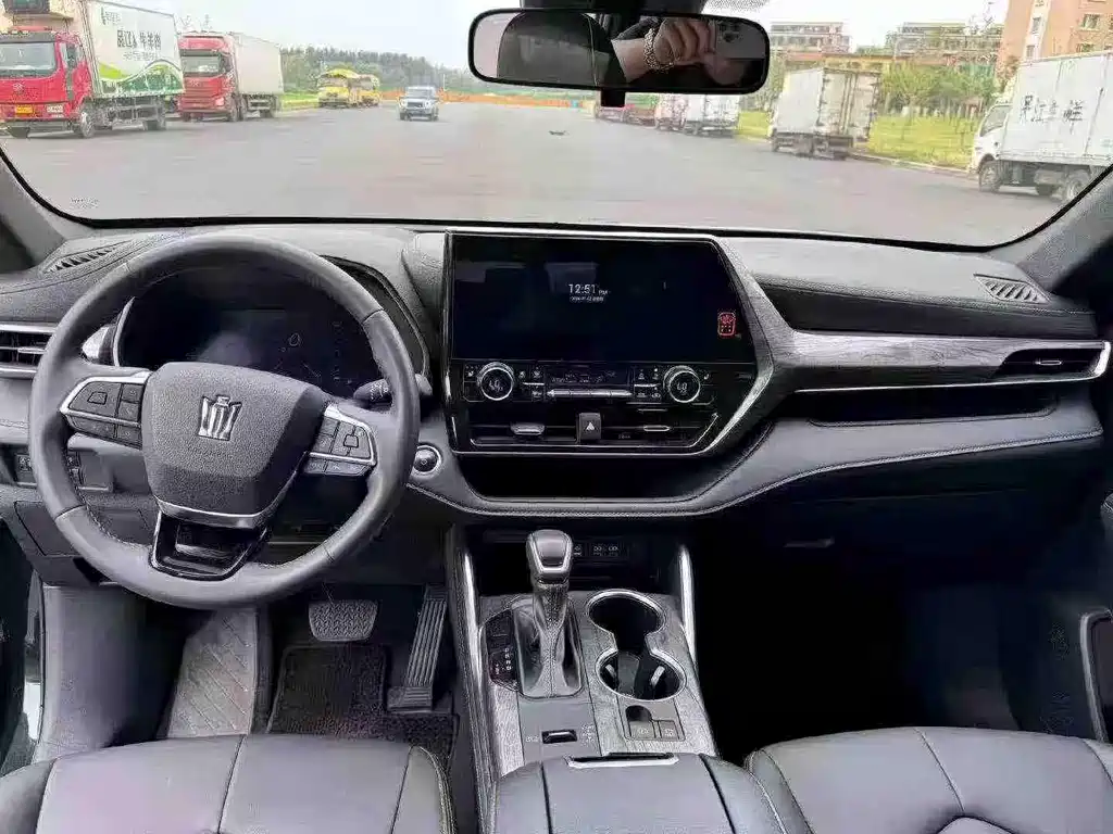 Toyota Crown Kluger — миниатюра 5