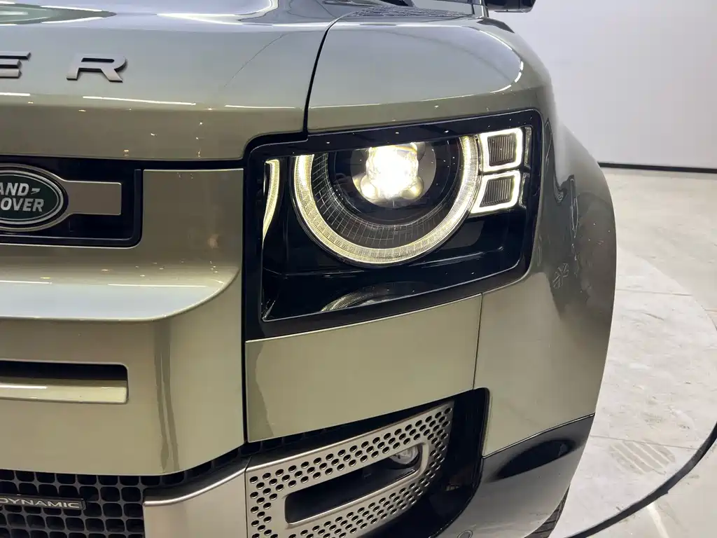 Land Rover Defender — миниатюра 6