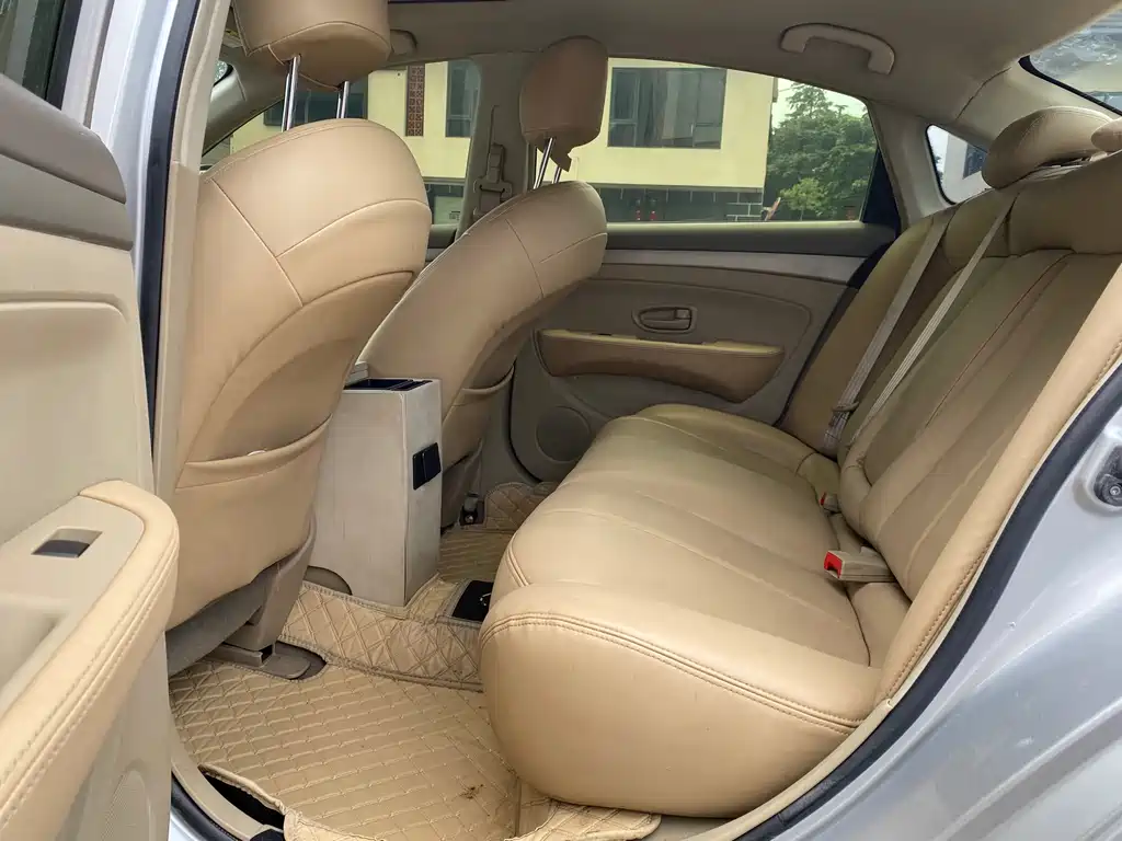 Nissan Sylphy 2016 1.6XE AT Lead