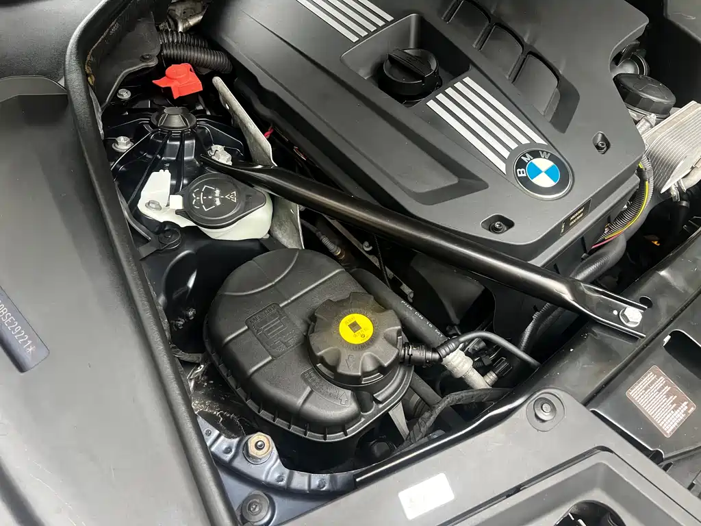 BMW 5 Series — миниатюра 4