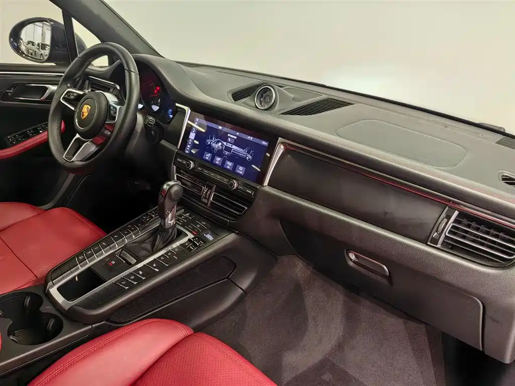 Porsche Macan — миниатюра 9