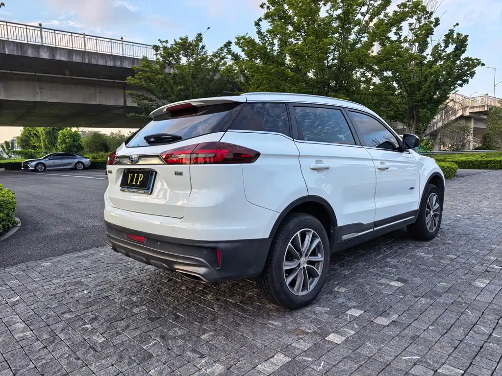 Geely Boyue — миниатюра 15
