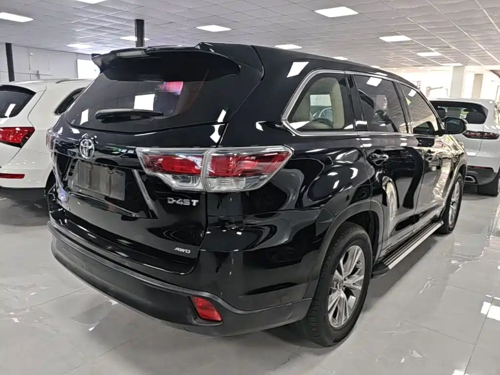 Toyota Highlander 2017 2.0T Elite 7 мест