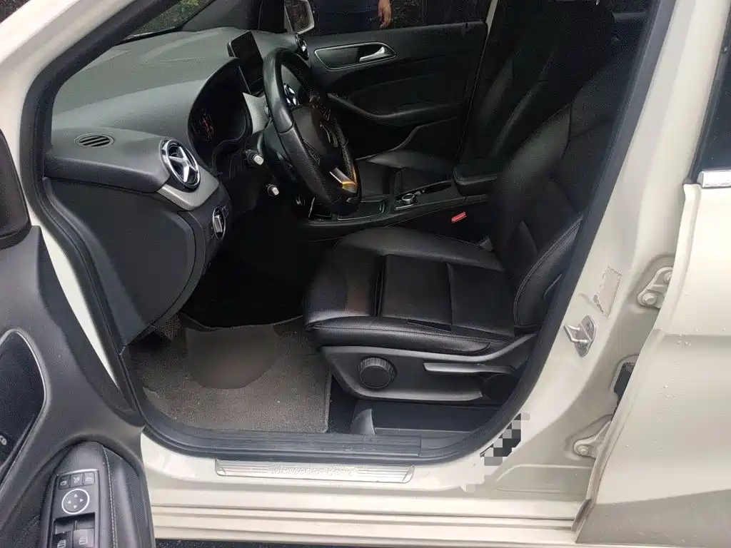 Mercedes-Benz B-Class — миниатюра 11