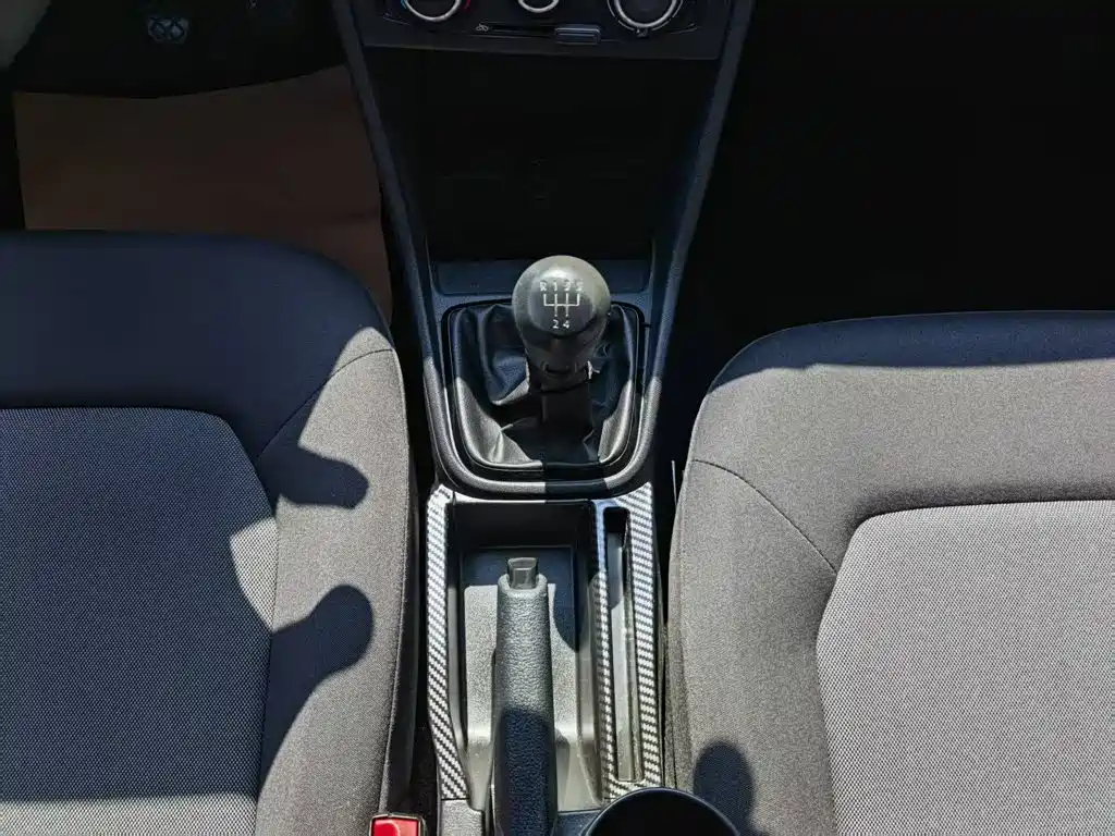 Volkswagen Jetta — миниатюра 14