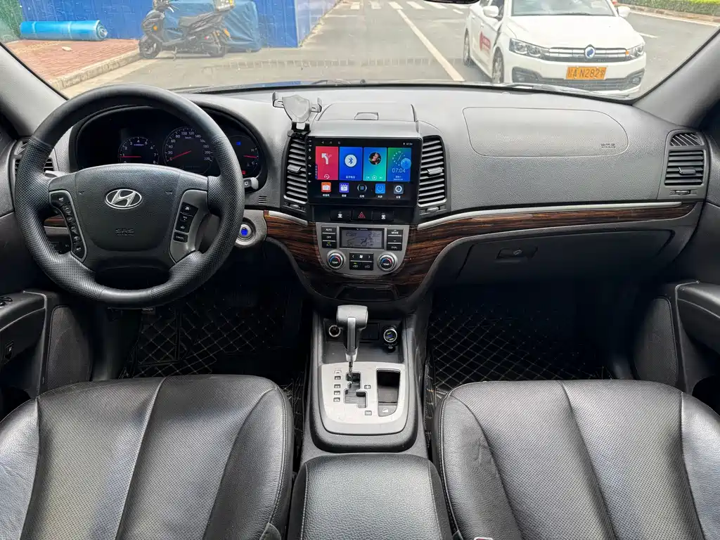 Hyundai Santa Fe Classic — миниатюра 10