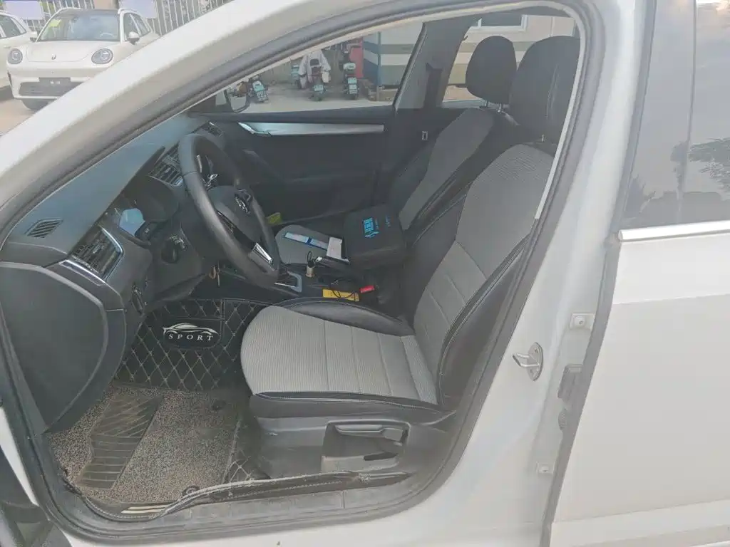 Skoda Octavia — миниатюра 16