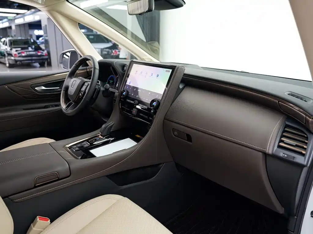 Toyota Vellfire — миниатюра 18