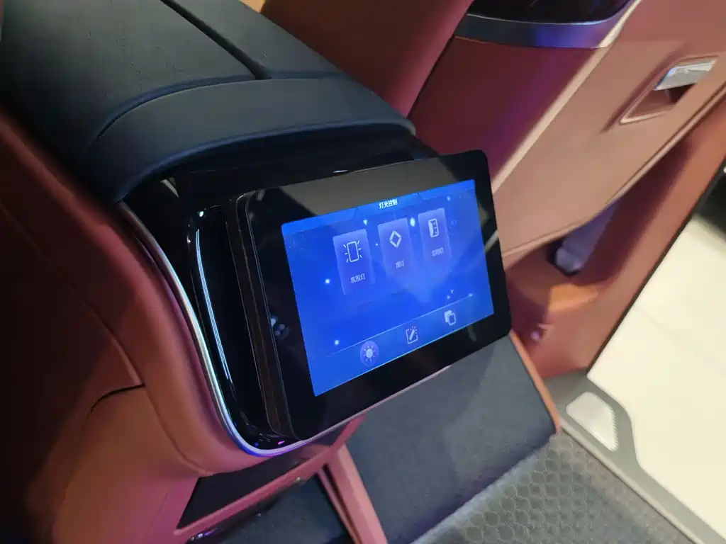 MERCEDES-BENZ V CLASS