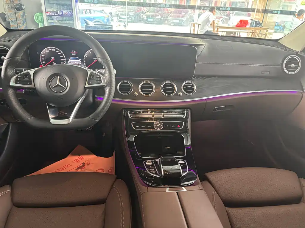 Mercedes-Benz E-Class — миниатюра 6