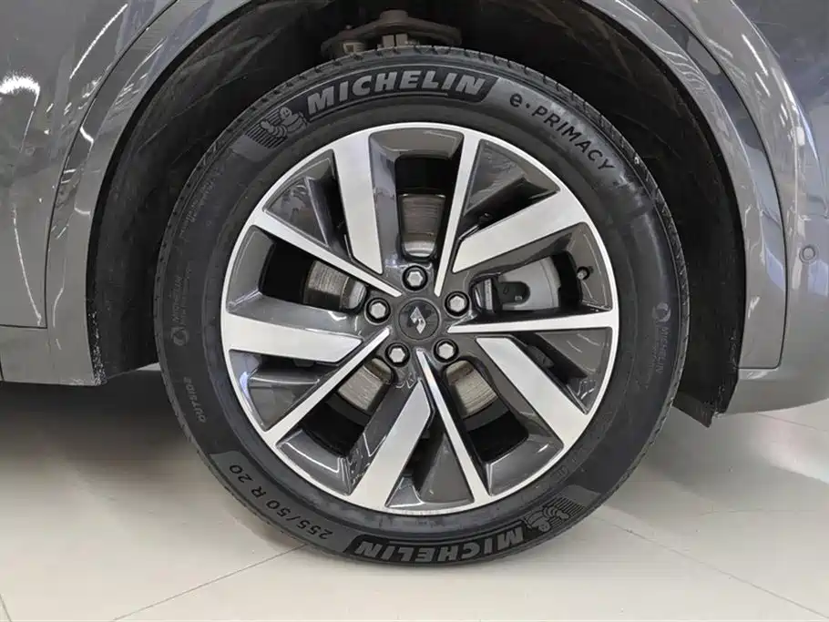 Li Auto L8 2023 Pro
