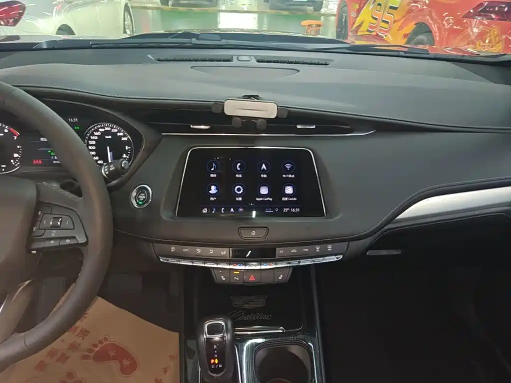 Cadillac XT4 — миниатюра 13